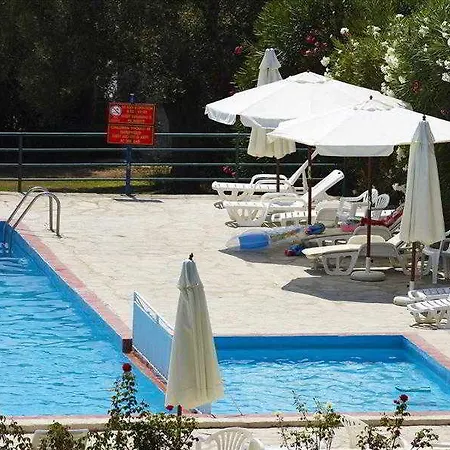Julia 3* Skala Fourkas